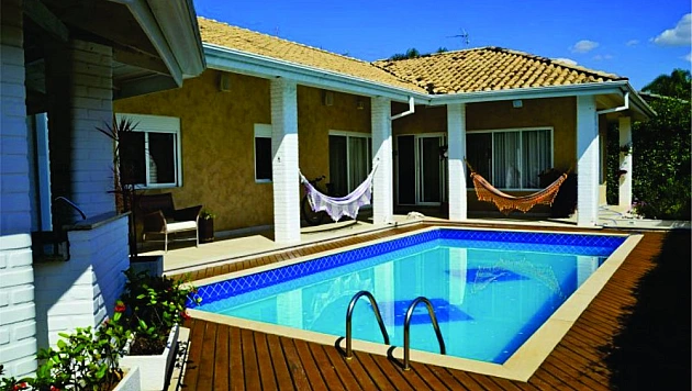 Casa em Condomínio à Venda com 3 dormitórios, send Casa em Condomínio